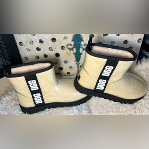 Ugg classic clear boots NWT women’s 8